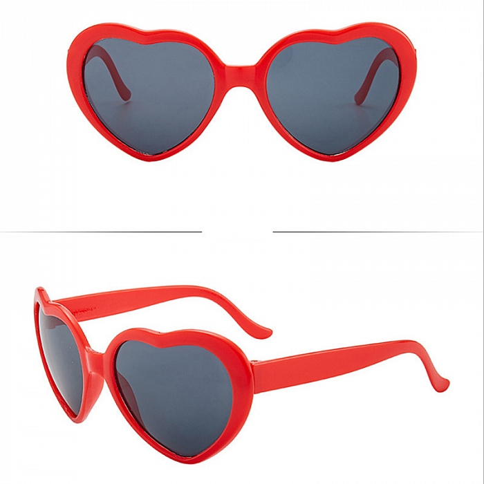 Солнцезащитные очки со спецэффектом "Сердечки"
